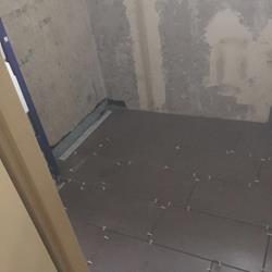PLAATSEN BADKAMER OF TOILET